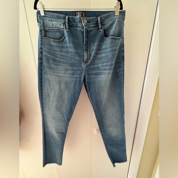 Abercrombie & Fitch Pants - Abercrombie Ultra High Rise Super Skinny Jeans